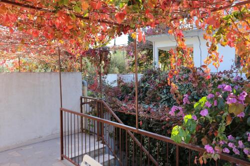 Apartments by the sea Arbanija Ciovo - 10340 - image 4