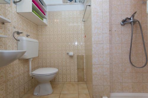 Apartments by the sea Arbanija Ciovo - 10340 - image 12