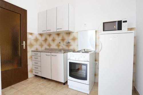 Apartments by the sea Stanici Omis - 10350 - main image