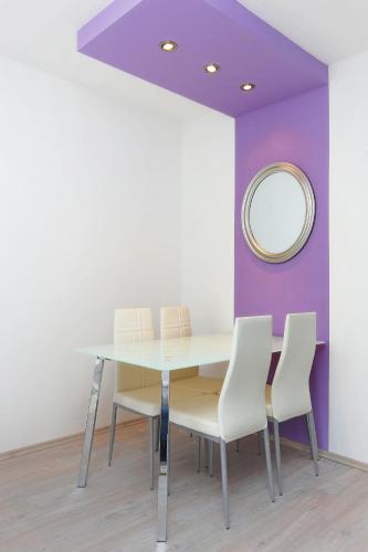 Two-Bedroom Apartment with Terrace image 5