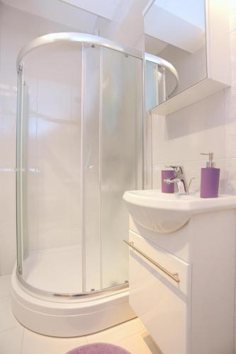 Two-Bedroom Apartment with Terrace image 7