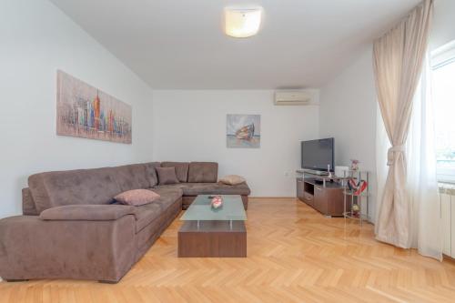 Two-Bedroom Apartment with Terrace and Sea View