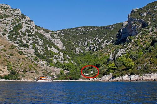 Secluded fisherman's cottage Cove Velo Zvirje, Brac - 11034 – khách sạn tại Selca