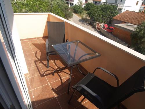 Apartments with a parking space Vinisce Trogir - 11075 - image 3