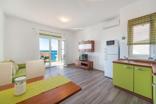 設施, Apartments by the sea Brist, Makarska - 11078 in 巴斯