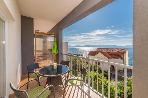 陽台/露台, Apartments by the sea Brist, Makarska - 11078 in 巴斯