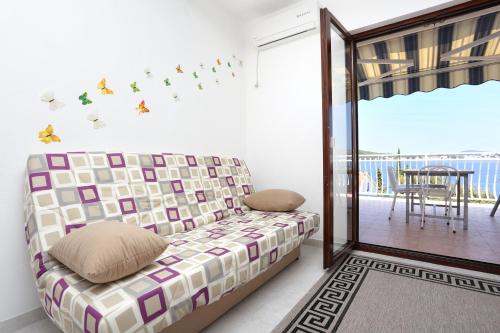 One-Bedroom Apartment with Terrace and Sea View room in Family friendly seaside apartments Razanj Rogoznica - 10373
