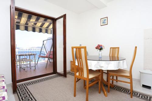 One-Bedroom Apartment with Terrace and Sea View image 10