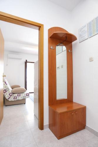 One-Bedroom Apartment with Terrace and Sea View image 1