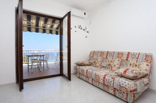 One-Bedroom Apartment with Terrace and Sea View room in Family friendly seaside apartments Razanj Rogoznica - 10373