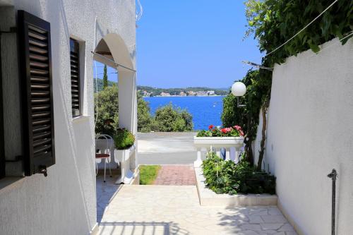 Studio with Terrace and Sea View image 1