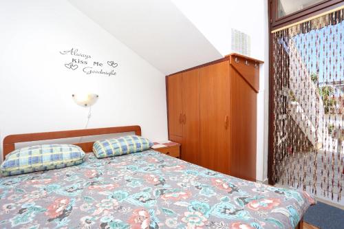 Studio with Terrace and Sea View room in Family friendly seaside apartments Razanj Rogoznica - 10373