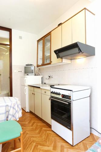 Studio with Terrace and Sea View image 4