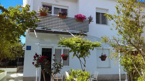  Apartments by the sea Okrug Donji, Ciovo - 11144 in Okrug Gornji