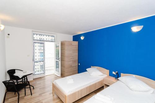 Apartments and rooms with WiFi Dubrovnik - 11145 - image 10