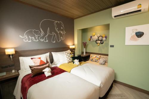 room detail thumbnail 0