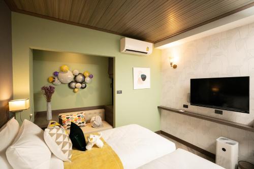 room detail thumbnail 1