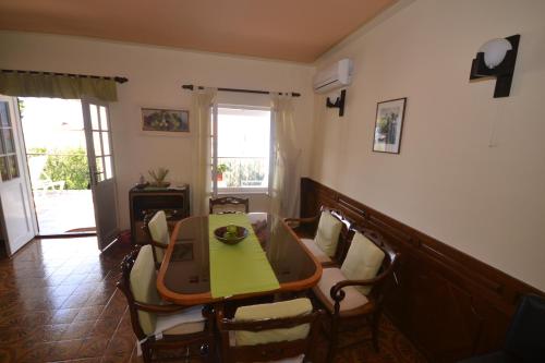Two-Bedroom Apartment with Terrace and Sea View image 4