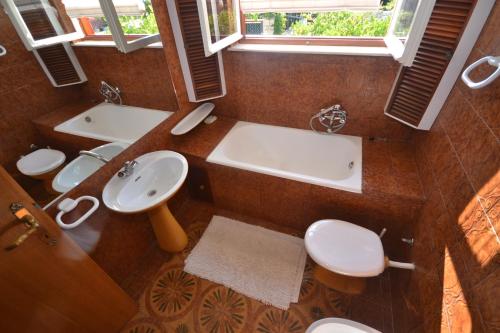 Two-Bedroom Apartment with Terrace and Sea View image 6