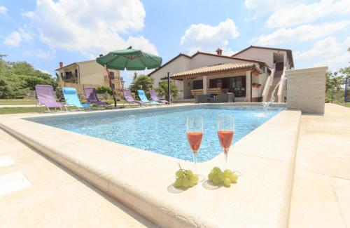 Holiday house with a swimming pool Orihi, Central Istria - Sredisnja Istra - 11295