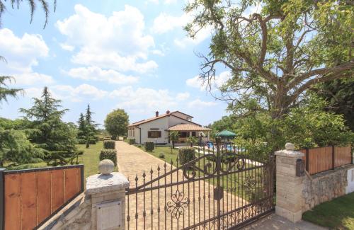 Holiday house with a swimming pool Orihi, Central Istria - Sredisnja Istra - 11295