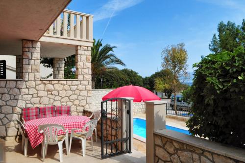 Seaside apartments with a swimming pool Supetar, Brac - 11360 Over view