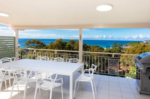 Becker Bliss - Ocean views, 5 bedrooms, sleeps 14, Forster