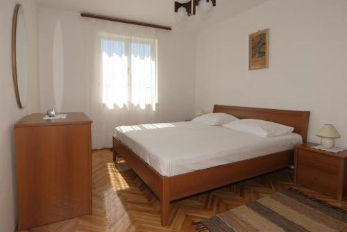 Apartments by the sea Pag - 11400 - image 14