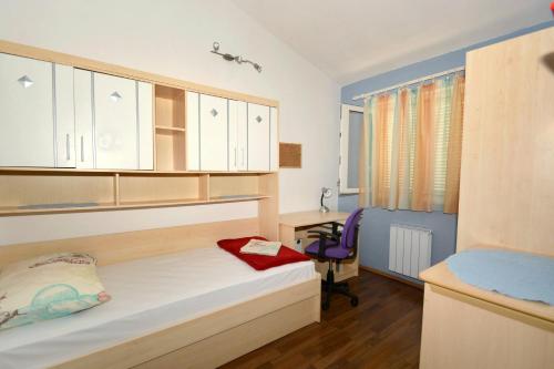 Apartments by the sea Suhi Potok Omis - 11401 - image 4