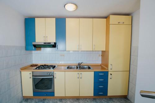 Apartment Mastrinka 11283a - image 7