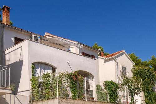  Apartments with a parking space Postira, Brac - 11168 in Postira