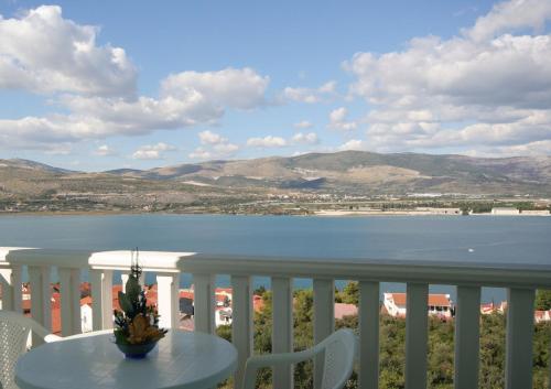 Apartments with a swimming pool Mastrinka Ciovo - 11192 - image 9