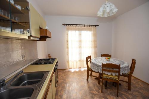 Two-Bedroom Apartment with Balcony image 10