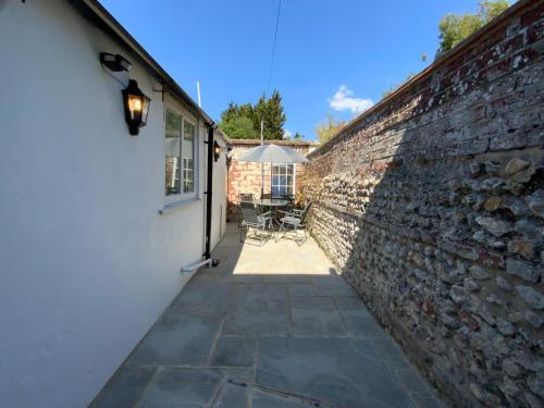Charming Cottage mins from Chichester City Centre