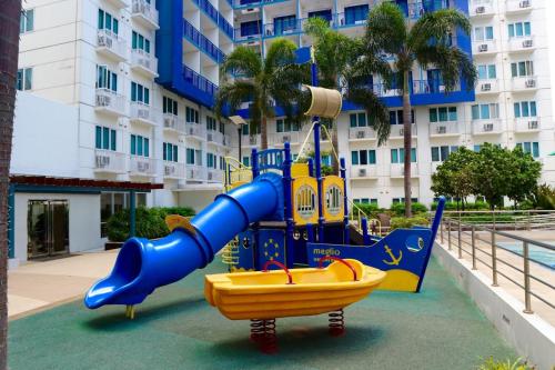 Swimming pool, Sea Residences - Property Val Alano 0995-448-8872 near Mall of Asia Arena