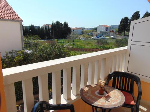Apartments by the sea Sucuraj Hvar - 11228 - image 14