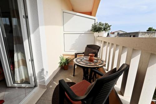 Apartments by the sea Sucuraj Hvar - 11228 - image 10