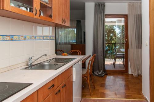 Apartment Mali Losinj 10420b - image 6