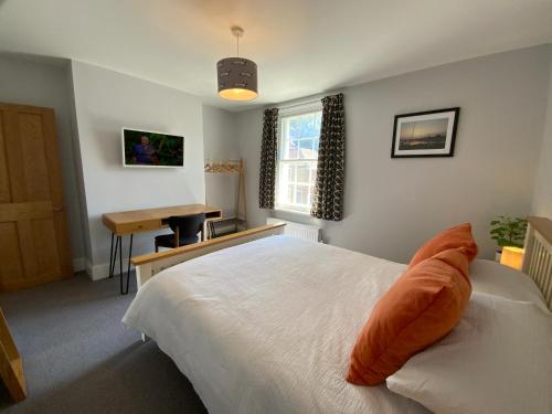 Charming Cottage mins from Chichester City Centre