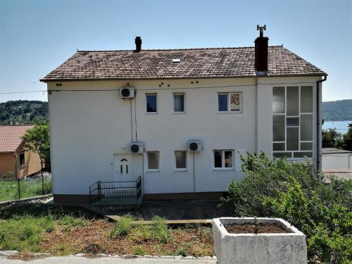  Apartments by the sea Tisno, Murter - 4295 in Tisno
