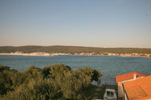 Apartment Sukosan 10418b - image 6