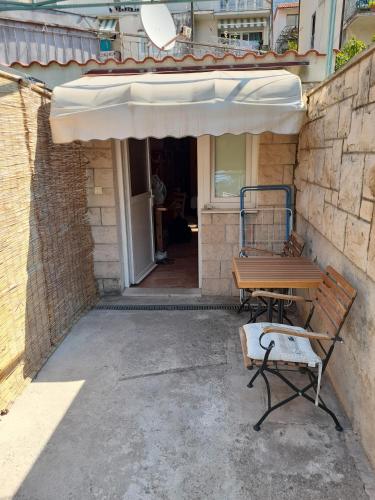  Apartments with WiFi Makarska - 6842 in Makarska