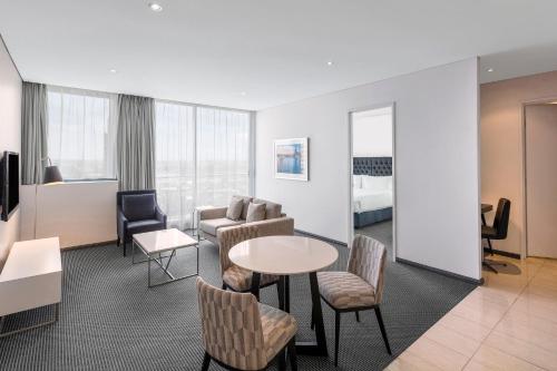 Meriton Suites Campbell Street, Sydney