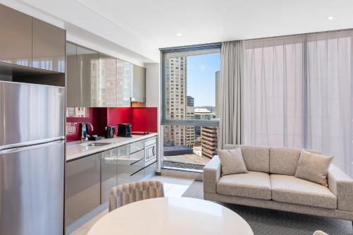 Meriton Suites Campbell Street, Sydney