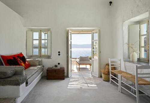 Santa Irini Retreat in Thirasia
