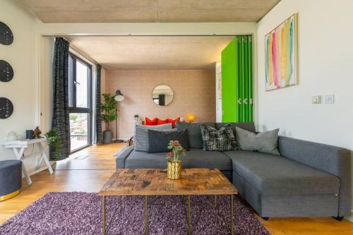 Beautiful Canal Facing Apartment