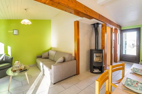 2 bedrooms, 4 beds