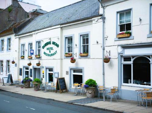 Queens Head Hotel - image 12