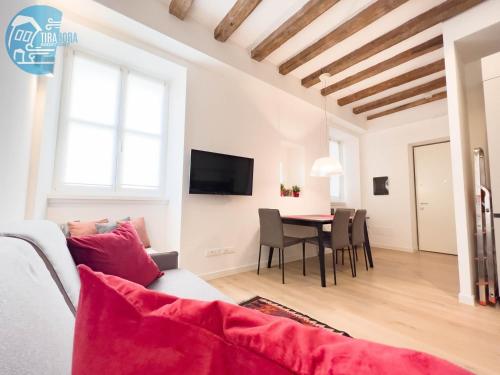 Cavana 5 Tirabora Short Rent - Tap to explore photos