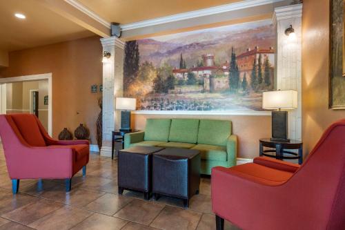 Lobby, Comfort Inn & Suites Ukiah Mendocino County in Ukiah (CA)